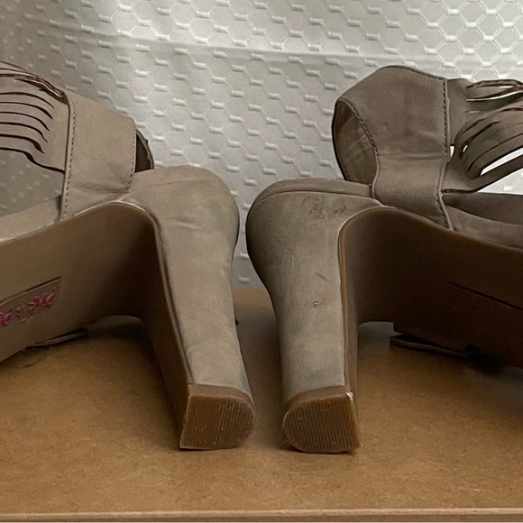 Pink and Pepper shoes size 8.5 - Picture 3 of 8